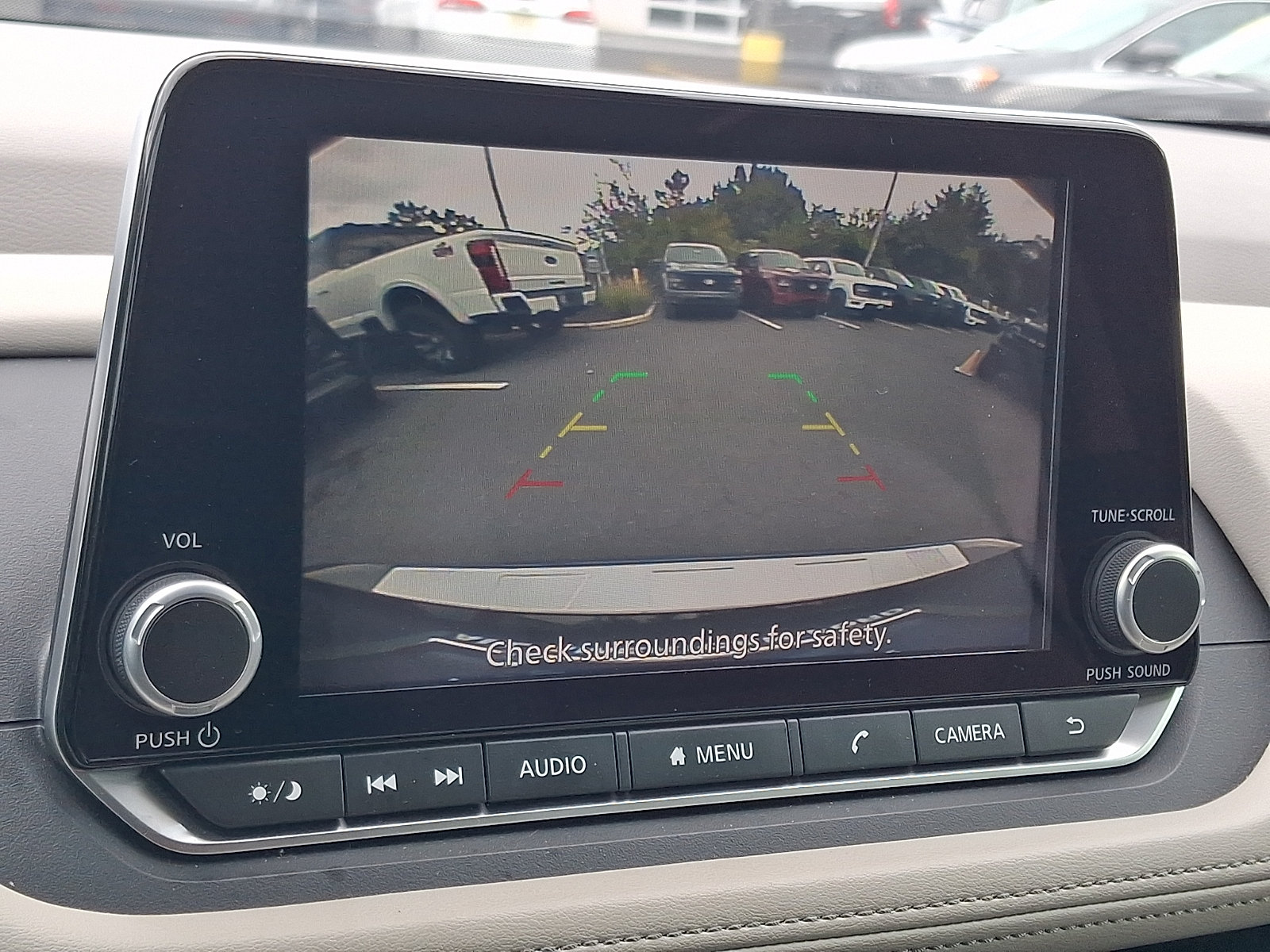 Used 2025 Nissan Rogue SV w/ SV Premium Package FWD image 24
