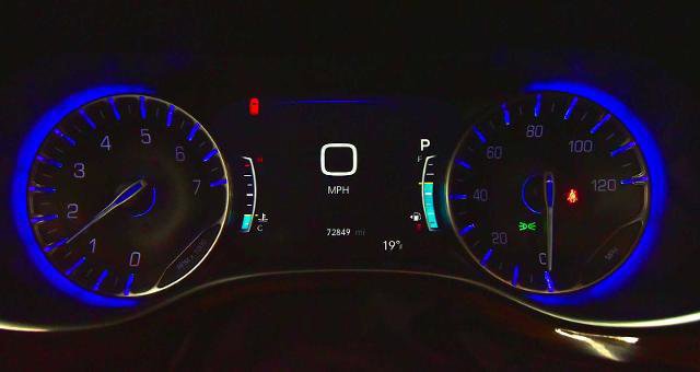 Used 2023 Chrysler Pacifica Limited image 16