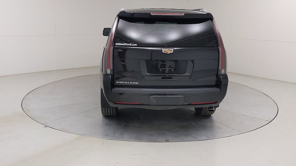 Used 2019 Cadillac Escalade Premium Luxury w/ Escalade Sport Edition AWD/4WD image 17
