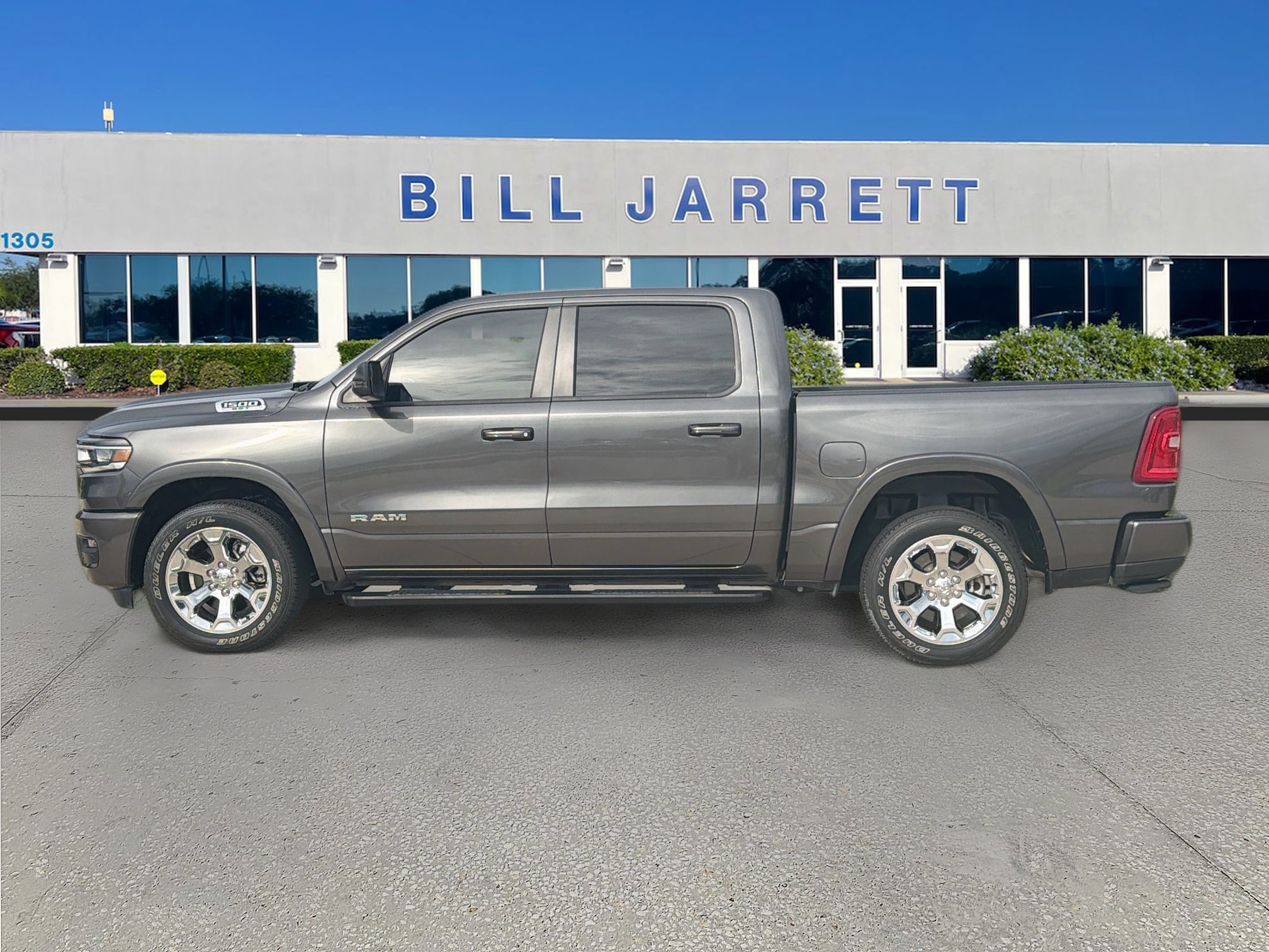 Used 2025 RAM 1500 Big Horn AWD/4WD image 2