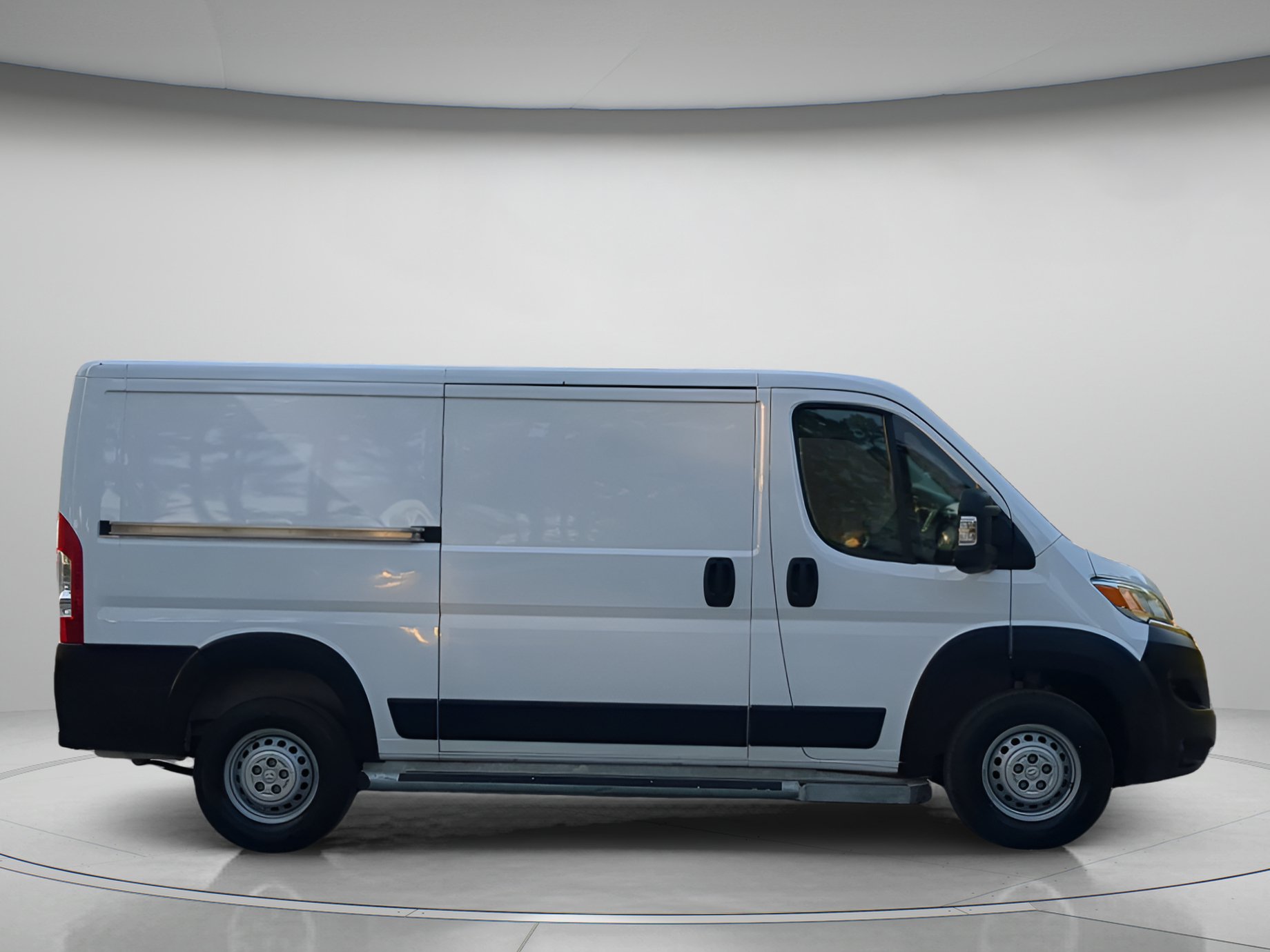 Used 2025 RAM ProMaster 2500 w/ U-Haul Equipment Group FWD image 39