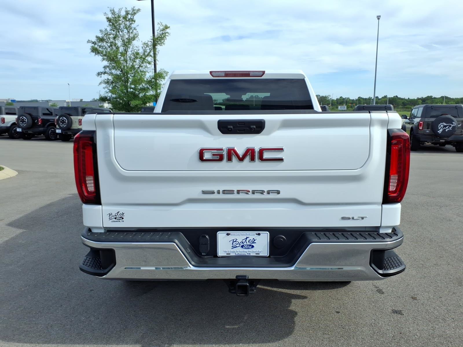 Used 2025 GMC Sierra 1500 SLT AWD/4WD image 4