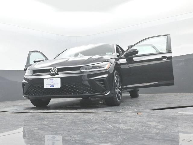 Used 2025 Volkswagen Jetta Sport FWD image 30