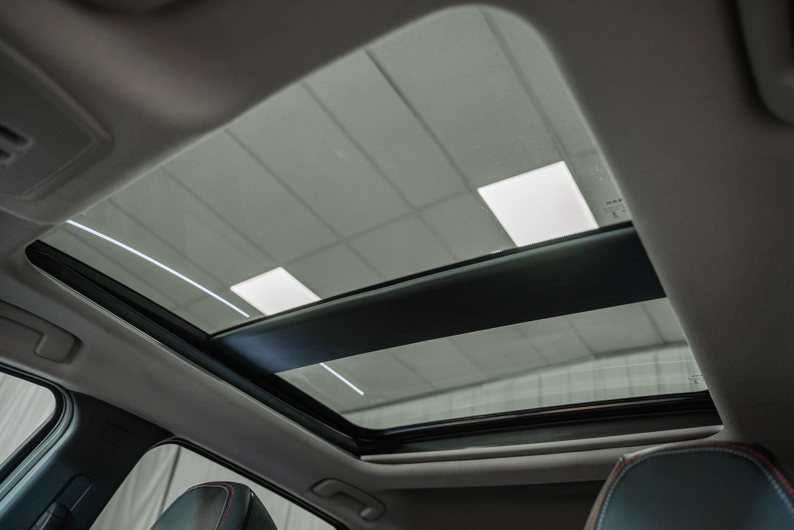 Used 2025 Nissan Kicks SR w/ SR Premium Package AWD/4WD image 49