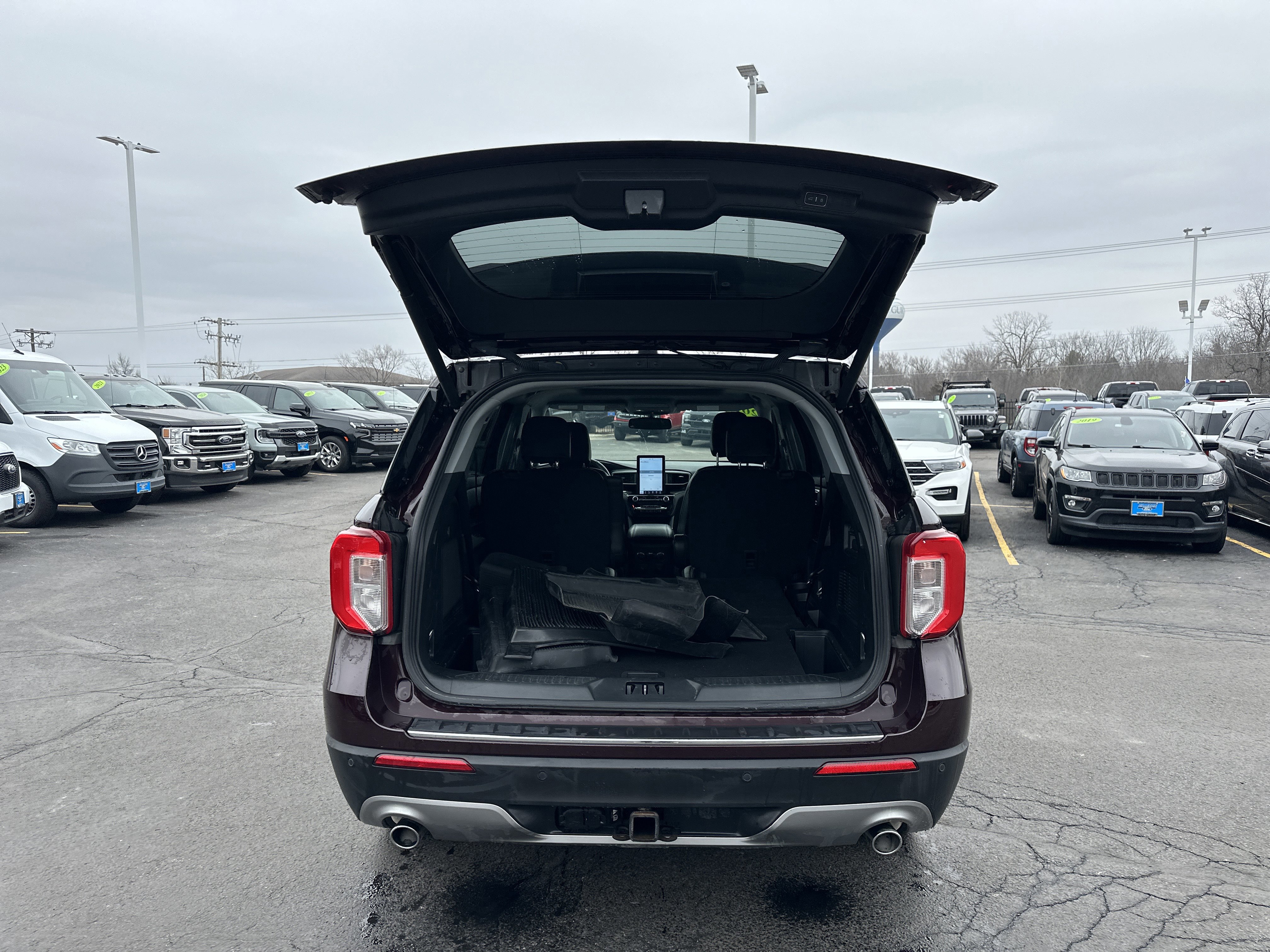 Certified 2023 Ford Explorer Limited w/ Limited Technology Package image 9