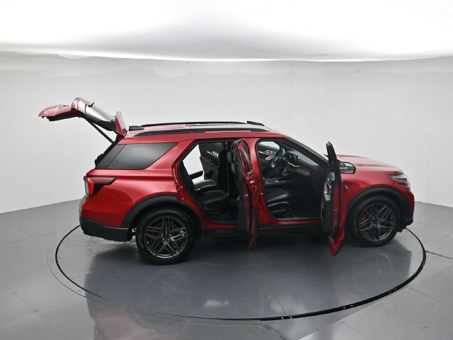 Certified 2025 Ford Explorer ST AWD/4WD image 52