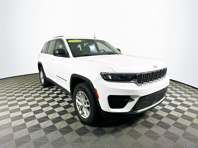 Used 2023 Jeep Grand Cherokee Laredo image 8