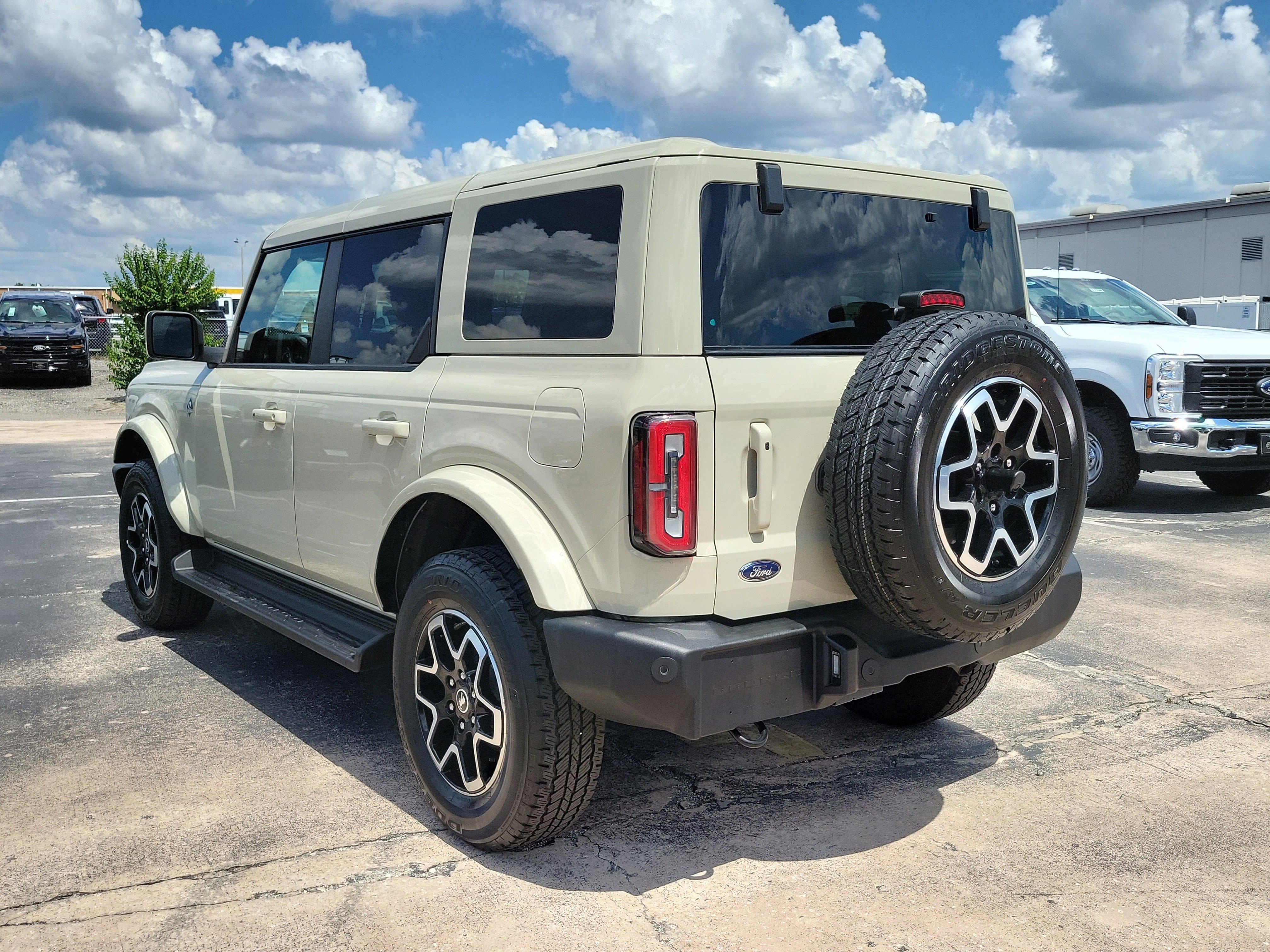 Certified 2025 Ford Bronco Outer Banks AWD/4WD image 7