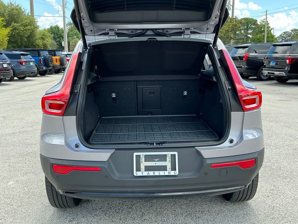 Used 2026 Volvo XC40 B5 Plus AWD/4WD image 28
