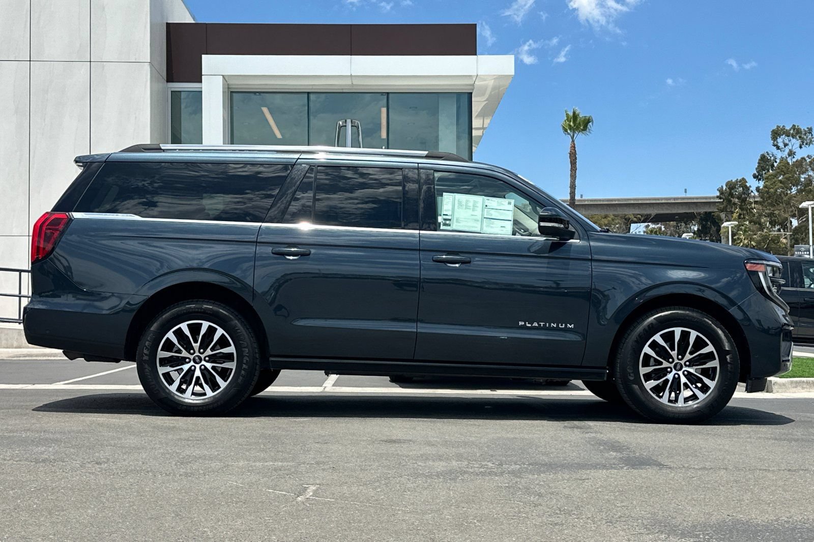 Certified 2025 Ford Expedition Max Platinum AWD/4WD image 2