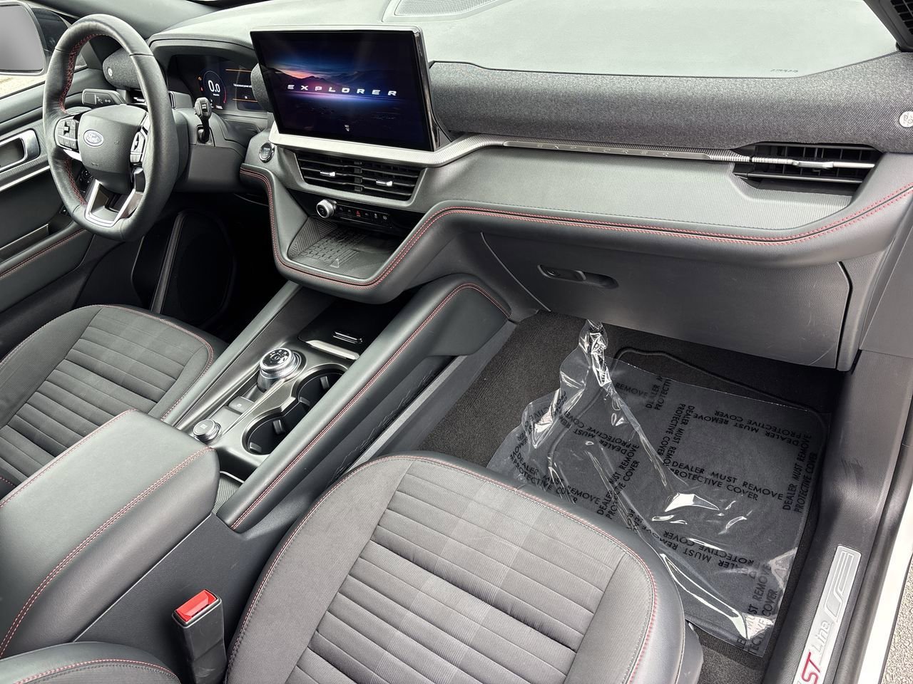 Certified 2025 Ford Explorer ST-Line w/ Premium Package image 18