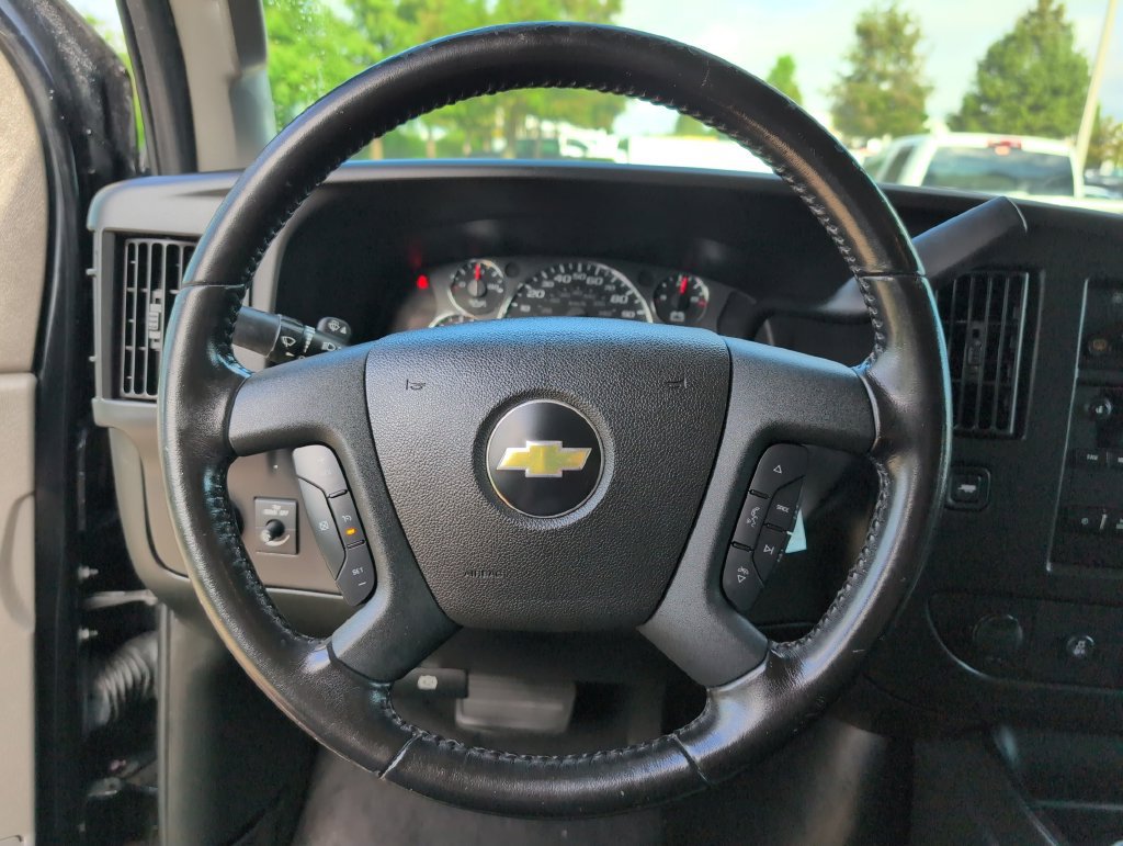Used 2020 Chevrolet Express 3500 LT w/ LT Preferred Equipment Group RWD image 32