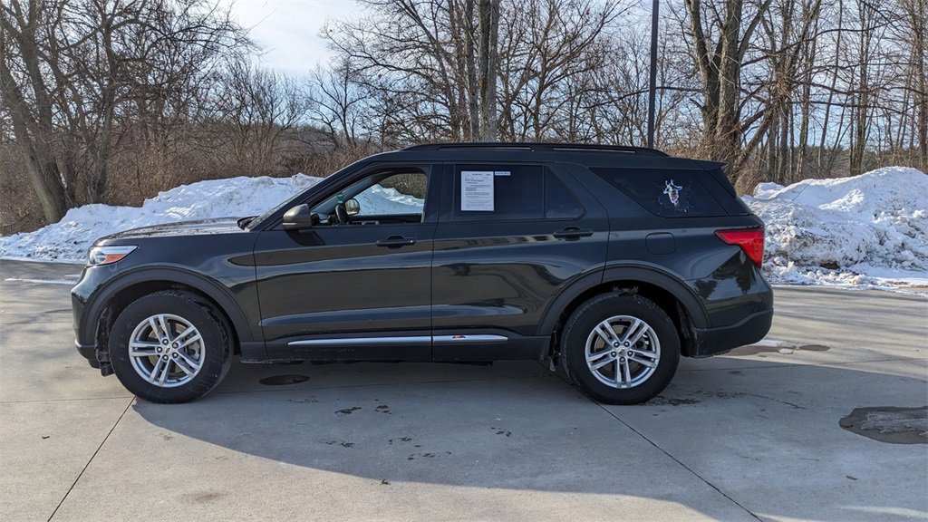 Certified 2022 Ford Explorer XLT w/ Equipment Group 202A image 6