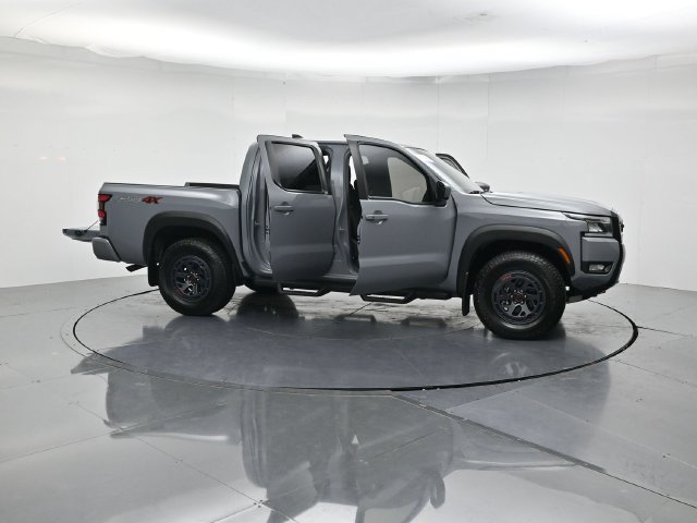 Used 2025 Nissan Frontier PRO-4X AWD/4WD image 52
