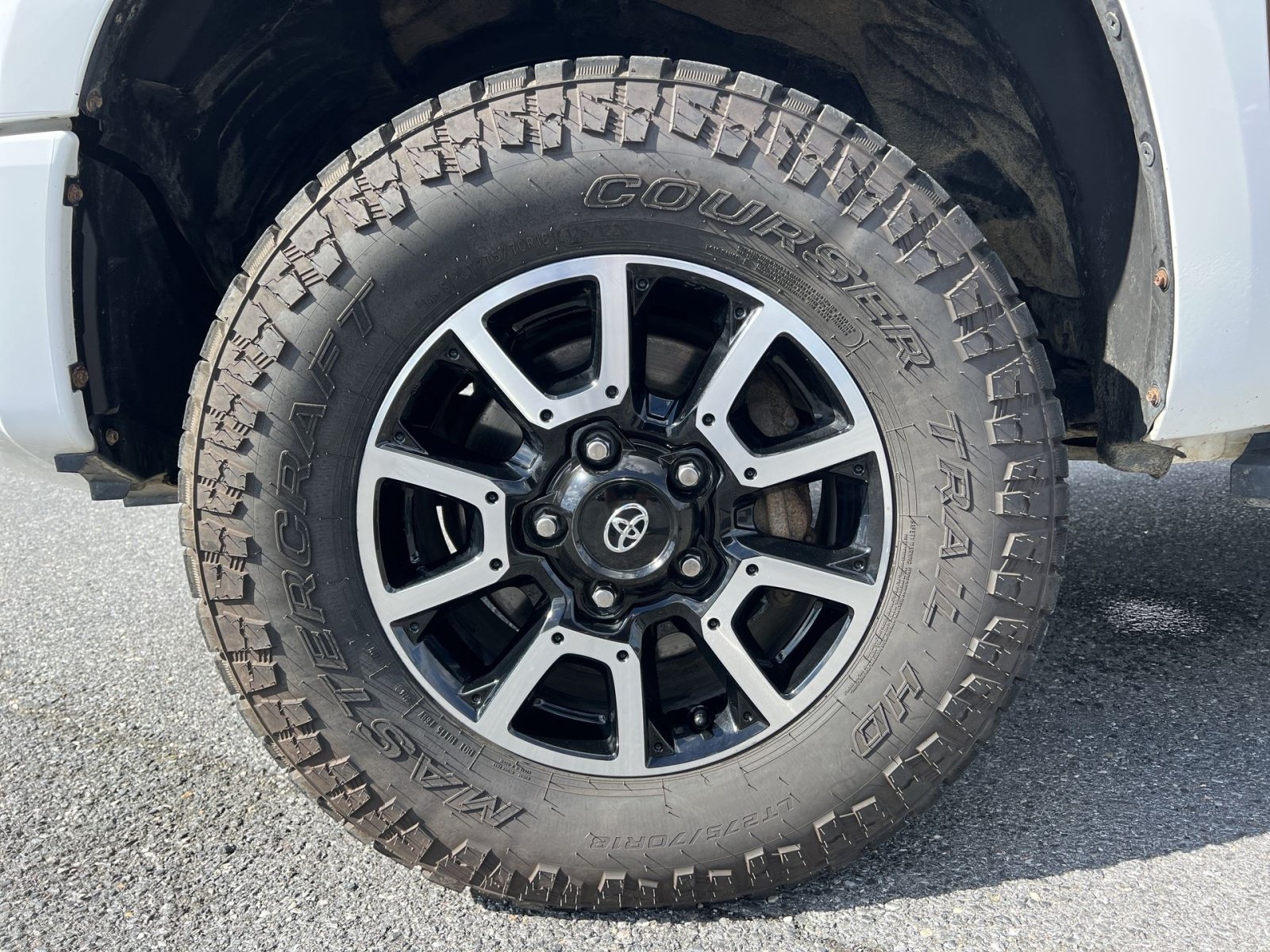 Used 2019 Toyota Tundra SR5 AWD/4WD image 12