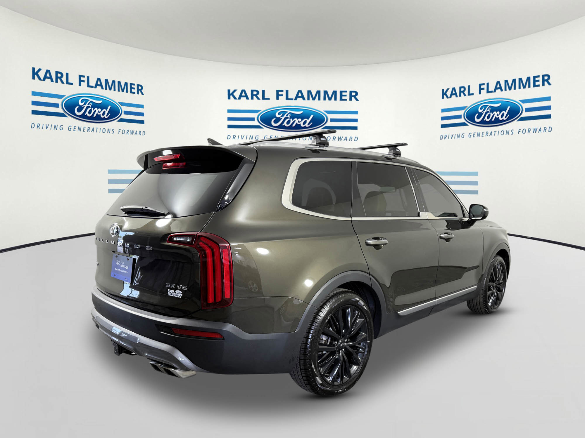 Used 2020 Kia Telluride SX w/ Towing Package image 3