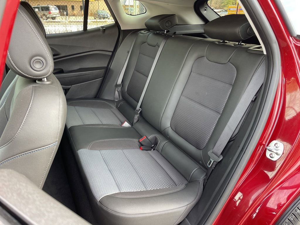 Used 2025 Chevrolet Trax LT image 19
