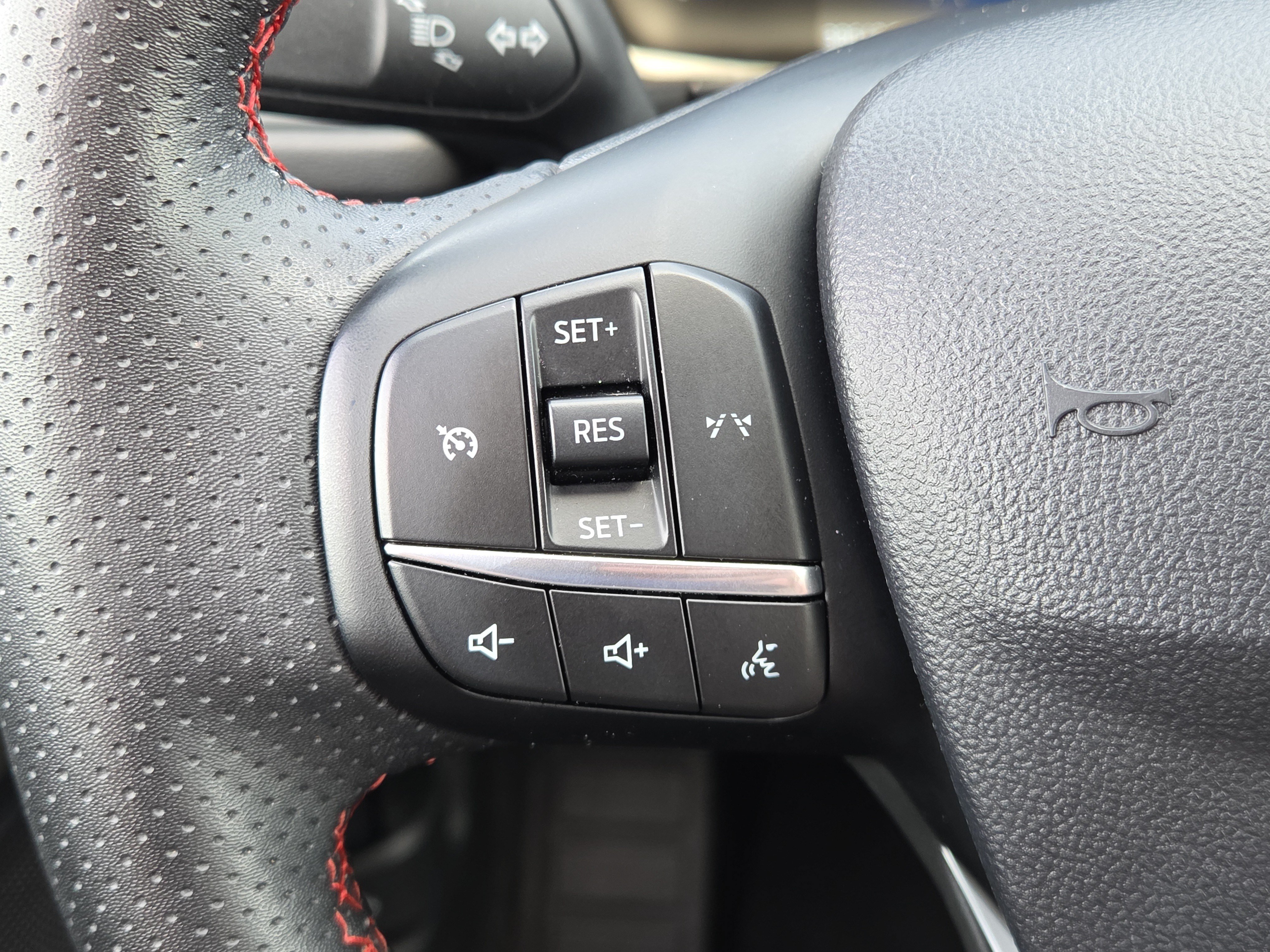 Certified 2024 Ford Escape ST-Line AWD/4WD image 19