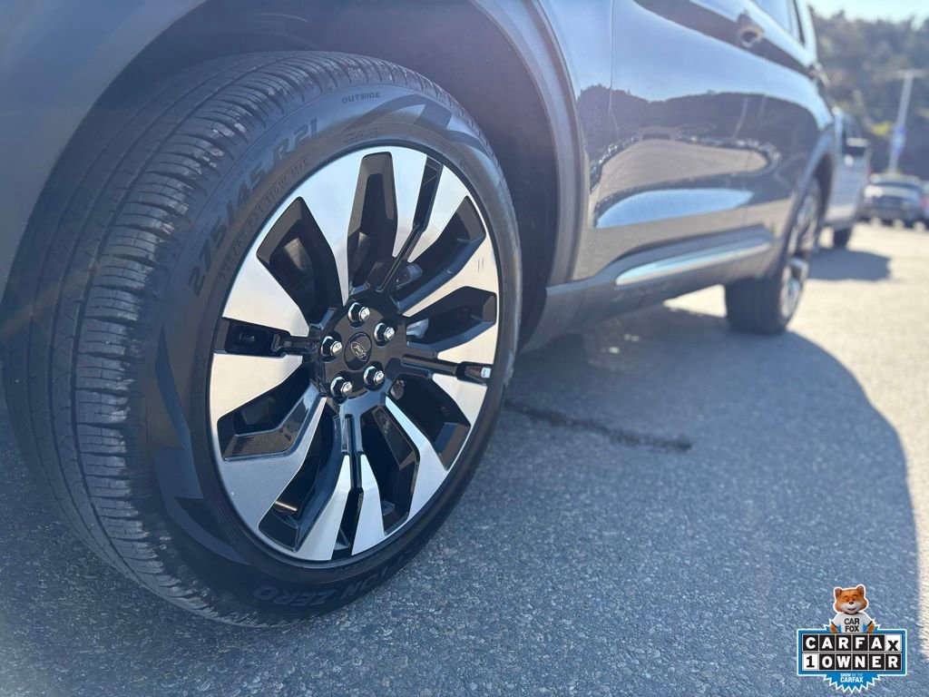 Certified 2025 Ford Explorer Platinum w/ LUX Leather Package AWD/4WD image 13
