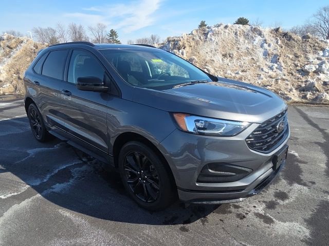 Certified 2022 Ford Edge SE w/ Black Appearance Package image 5