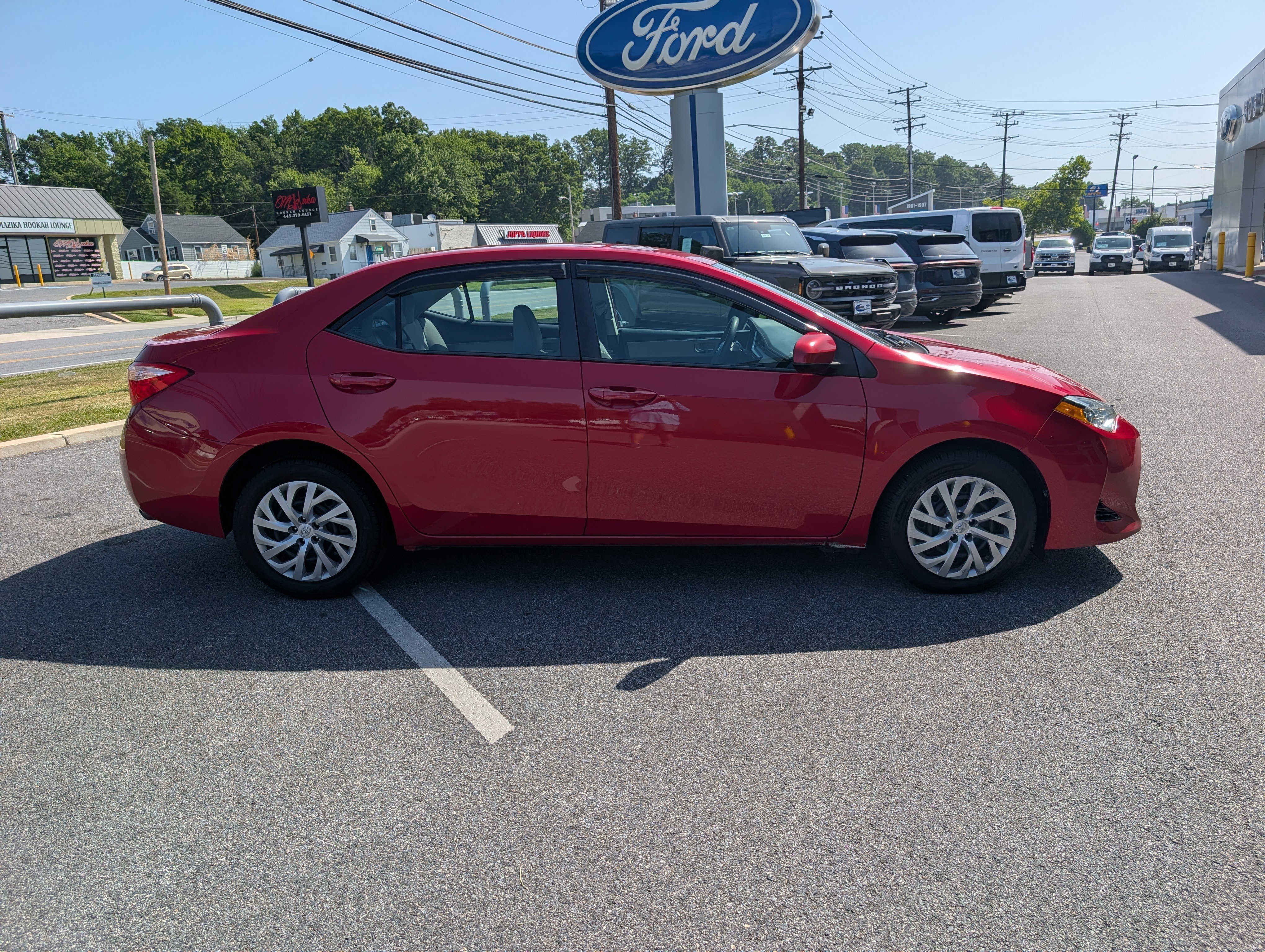 Used 2019 Toyota Corolla LE w/ Carpet Mat Package (TMS) FWD image 8