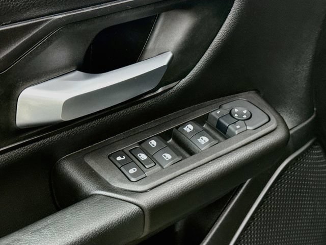 Used 2025 RAM 1500 Warlock AWD/4WD image 17