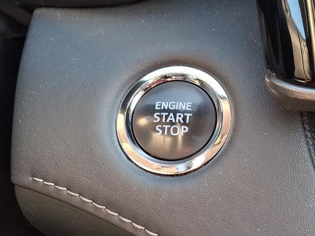 Used 2022 Toyota Highlander XLE AWD/4WD image 21