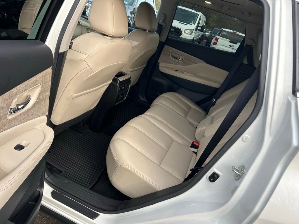 Used 2020 Nissan Murano SL w/ Moonroof Package image 16