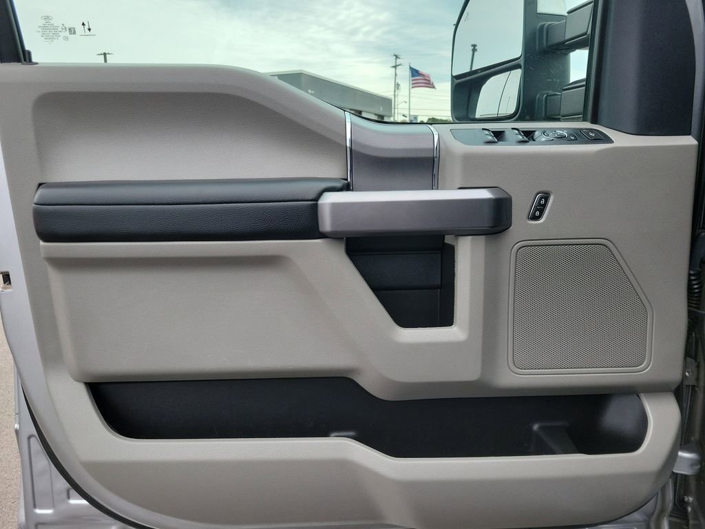 Certified 2022 Ford F450 XLT w/ XLT Premium Package AWD/4WD image 18
