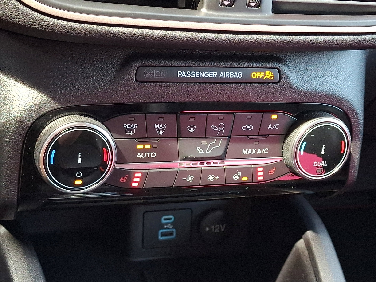 Certified 2022 Ford Escape SEL w/ SEL Stealth AWD Package image 19