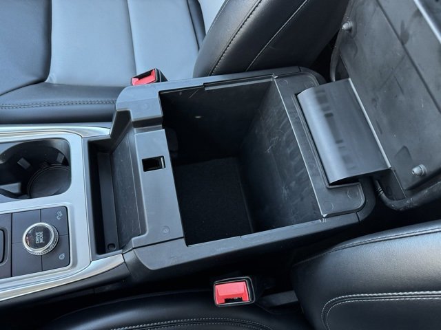 Certified 2022 Ford Explorer XLT w/ Equipment Group 202A image 28