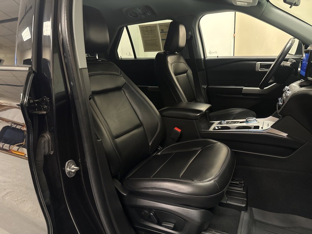 Certified 2023 Ford Explorer XLT w/ Equipment Group 202A image 41