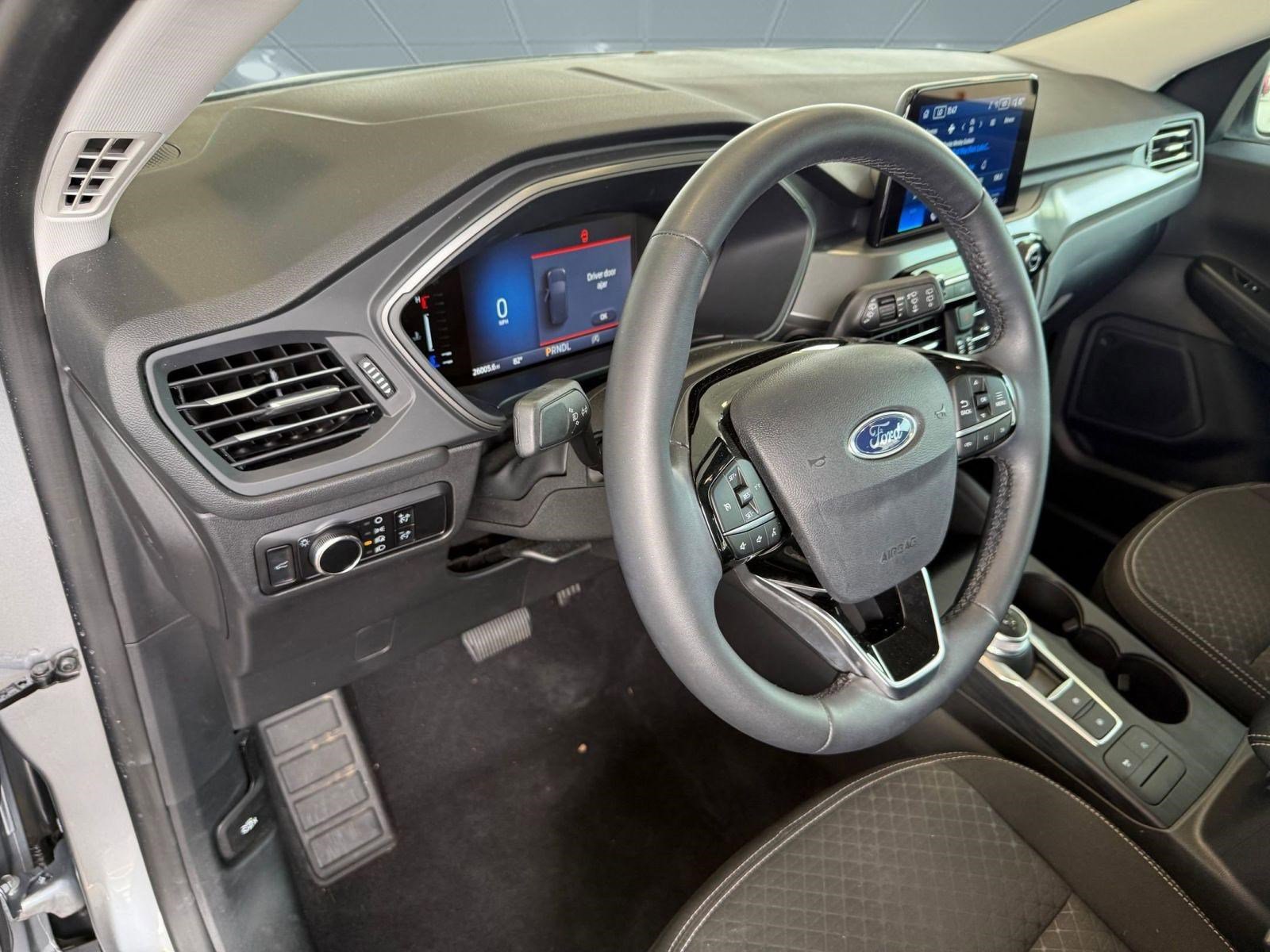 Certified 2023 Ford Escape Active w/ Cold Weather Package FWD image 4