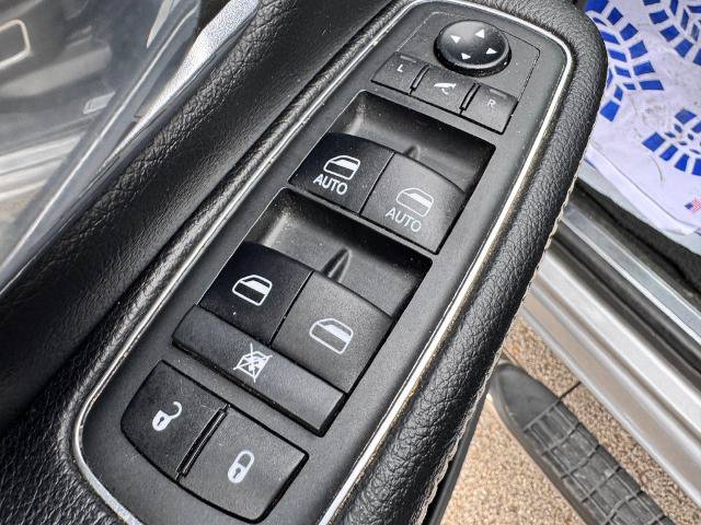 Used 2019 RAM 1500 Laramie AWD/4WD image 22