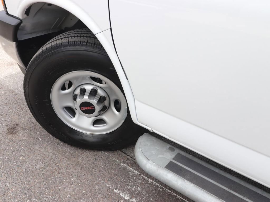 Used 2024 GMC Savana 2500 w/ Driver Convenience Package image 9