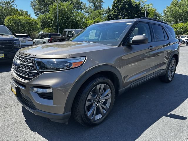 Certified 2021 Ford Explorer XLT w/ Equipment Group 202A AWD/4WD image 9