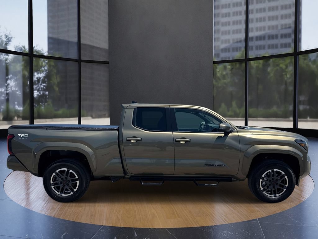 Used 2024 Toyota Tacoma TRD Sport AWD/4WD image 2