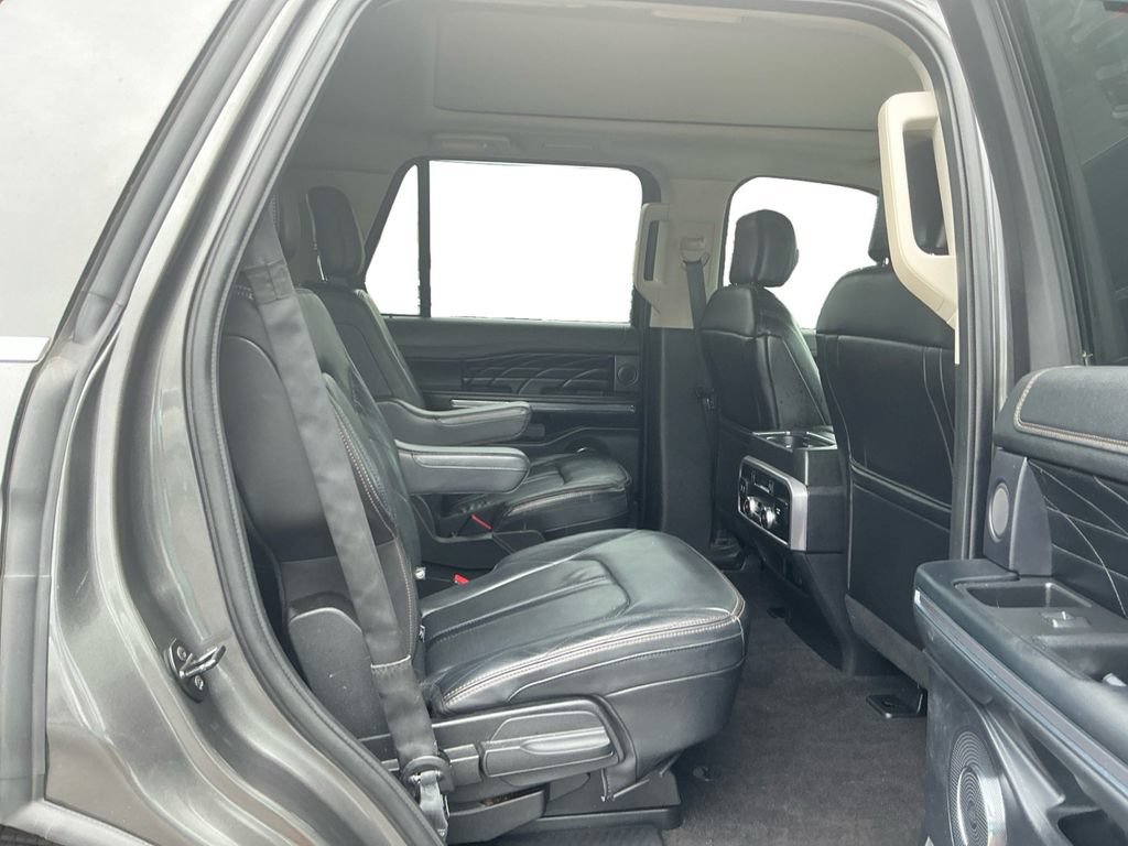Certified 2019 Ford Expedition Platinum RWD image 23