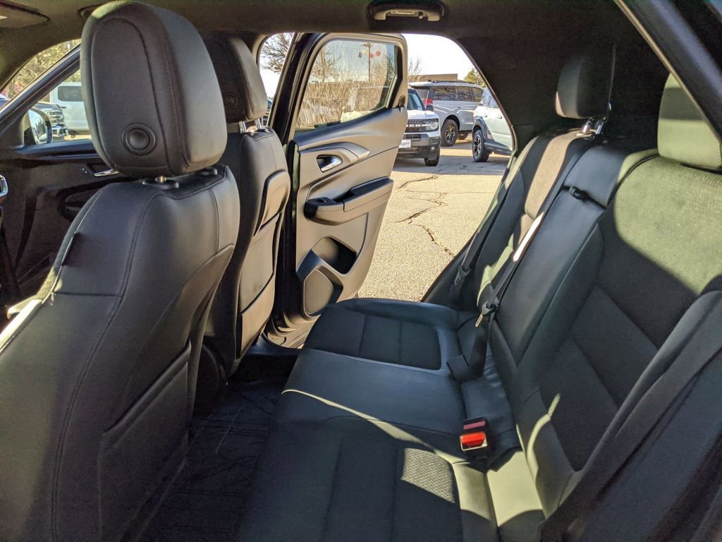 Used 2023 Chevrolet TrailBlazer RS w/ Sun and Liftgate Package image 17