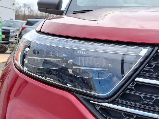 Certified 2022 Ford Explorer XLT w/ Equipment Group 202A image 28