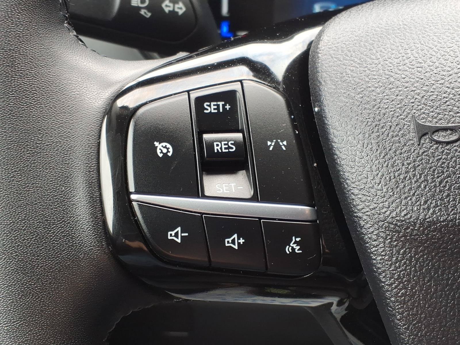 Certified 2023 Ford Escape Active AWD/4WD image 18