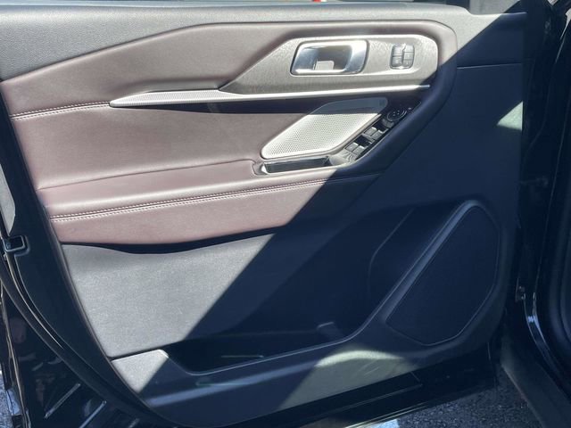 Certified 2025 Ford Explorer Platinum image 15
