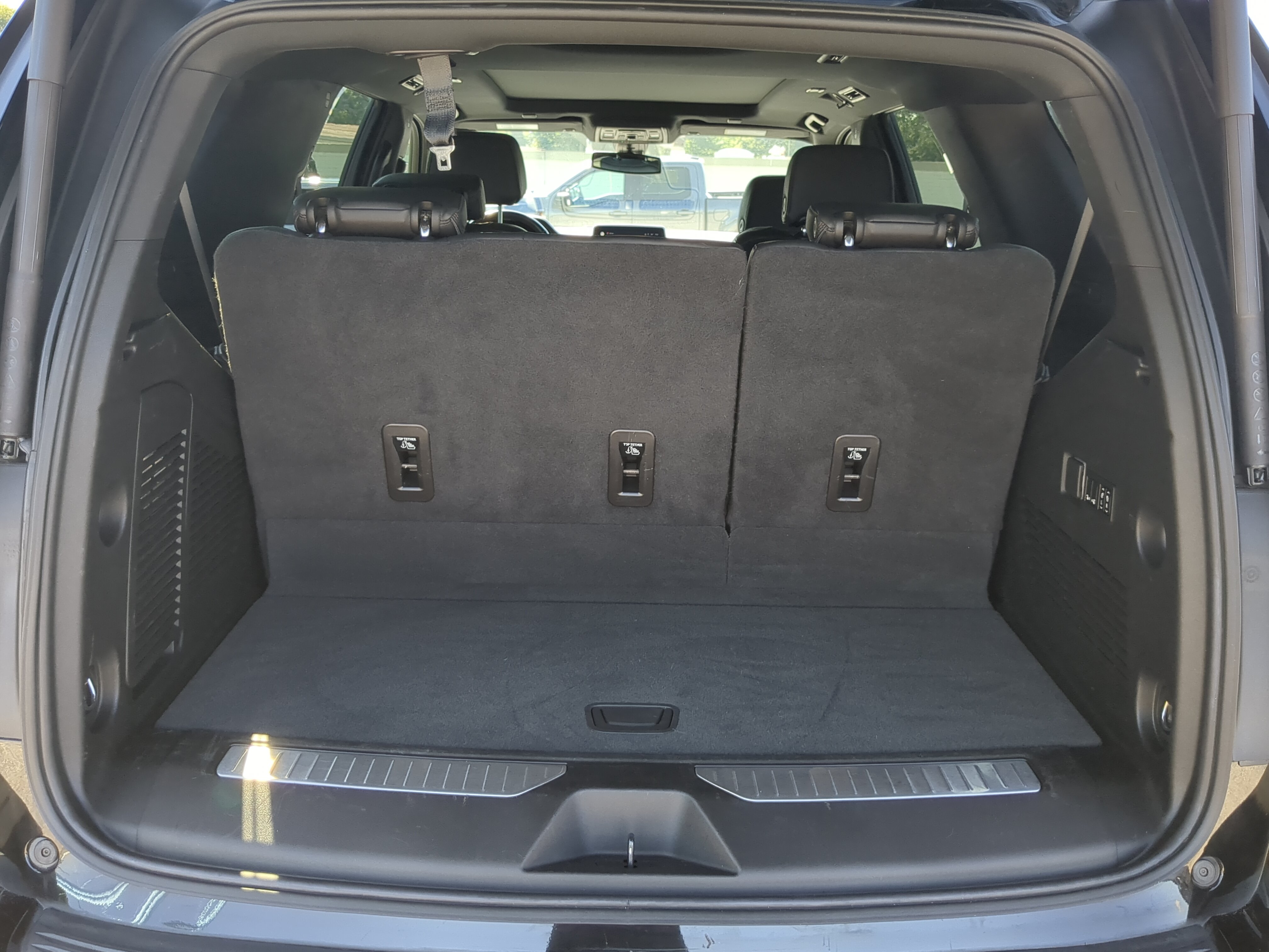 Used 2022 Chevrolet Tahoe RST w/ Luxury Package RWD image 11