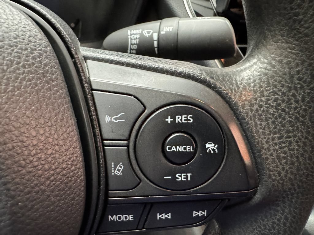 Used 2022 Toyota Corolla LE FWD image 15