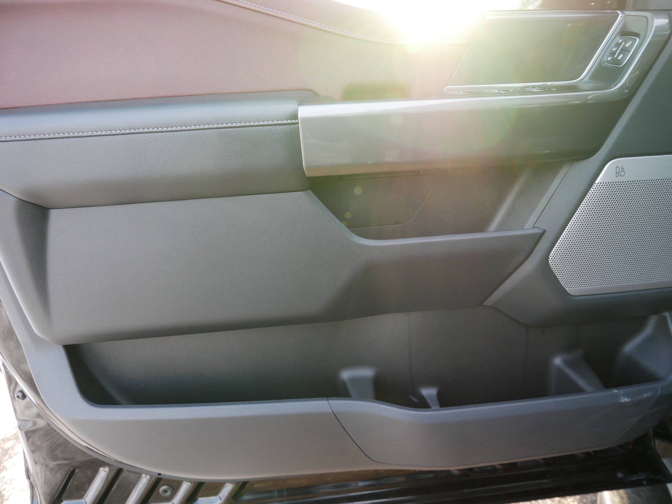 Certified 2022 Ford F150 Lariat w/ Equipment Group 502A High image 11