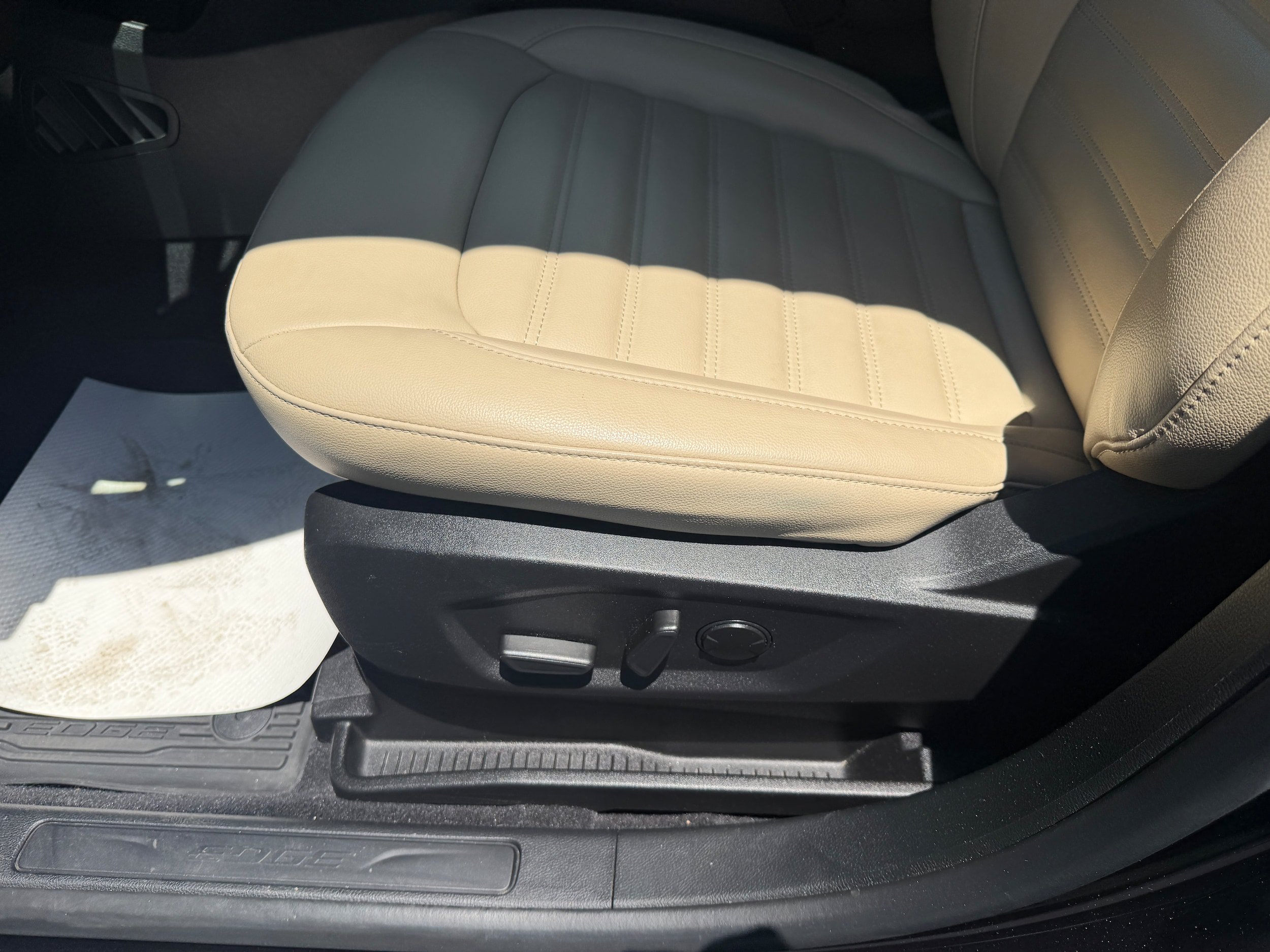 Certified 2024 Ford Edge SEL w/ Convenience Package AWD/4WD image 14