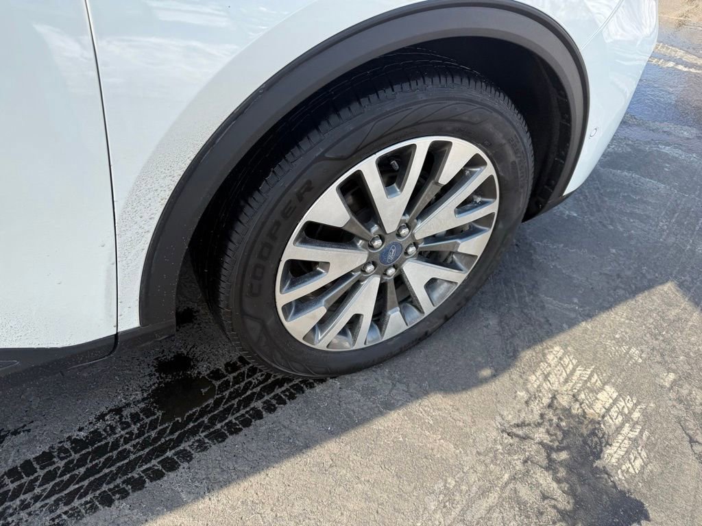 Certified 2020 Ford Escape Titanium image 11