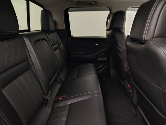 Used 2024 Nissan Frontier SL w/ Technology Package AWD/4WD image 16