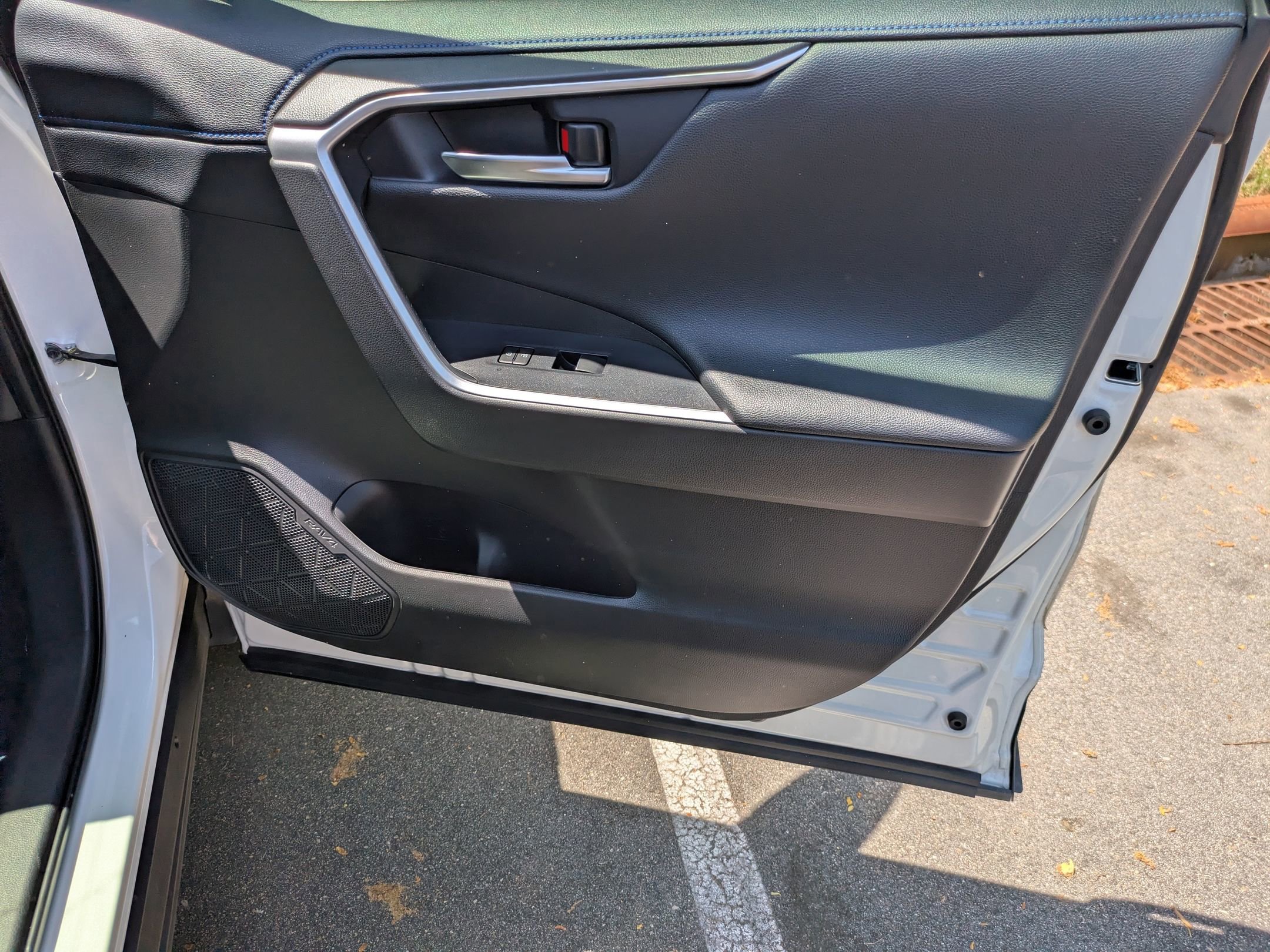 Used 2020 Toyota RAV4 XSE w/ XSE Grade Weather Package AWD/4WD image 36