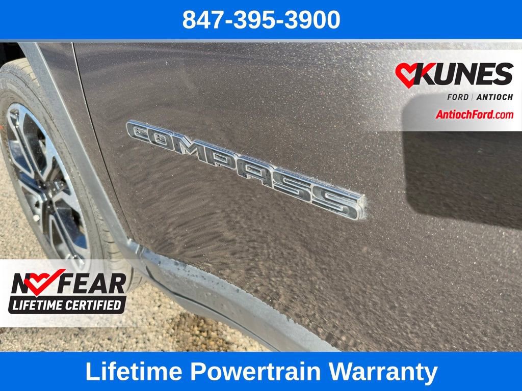 Used 2024 Jeep Compass Limited image 9